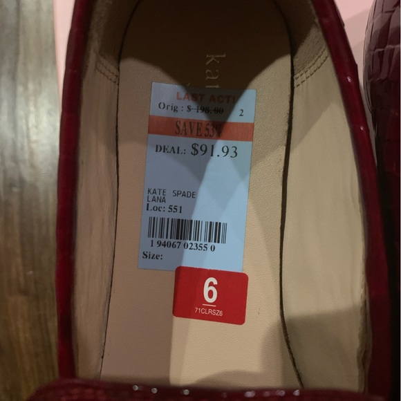 A gorgeous wine colored patent leather loafer. - Picture 6 of 7